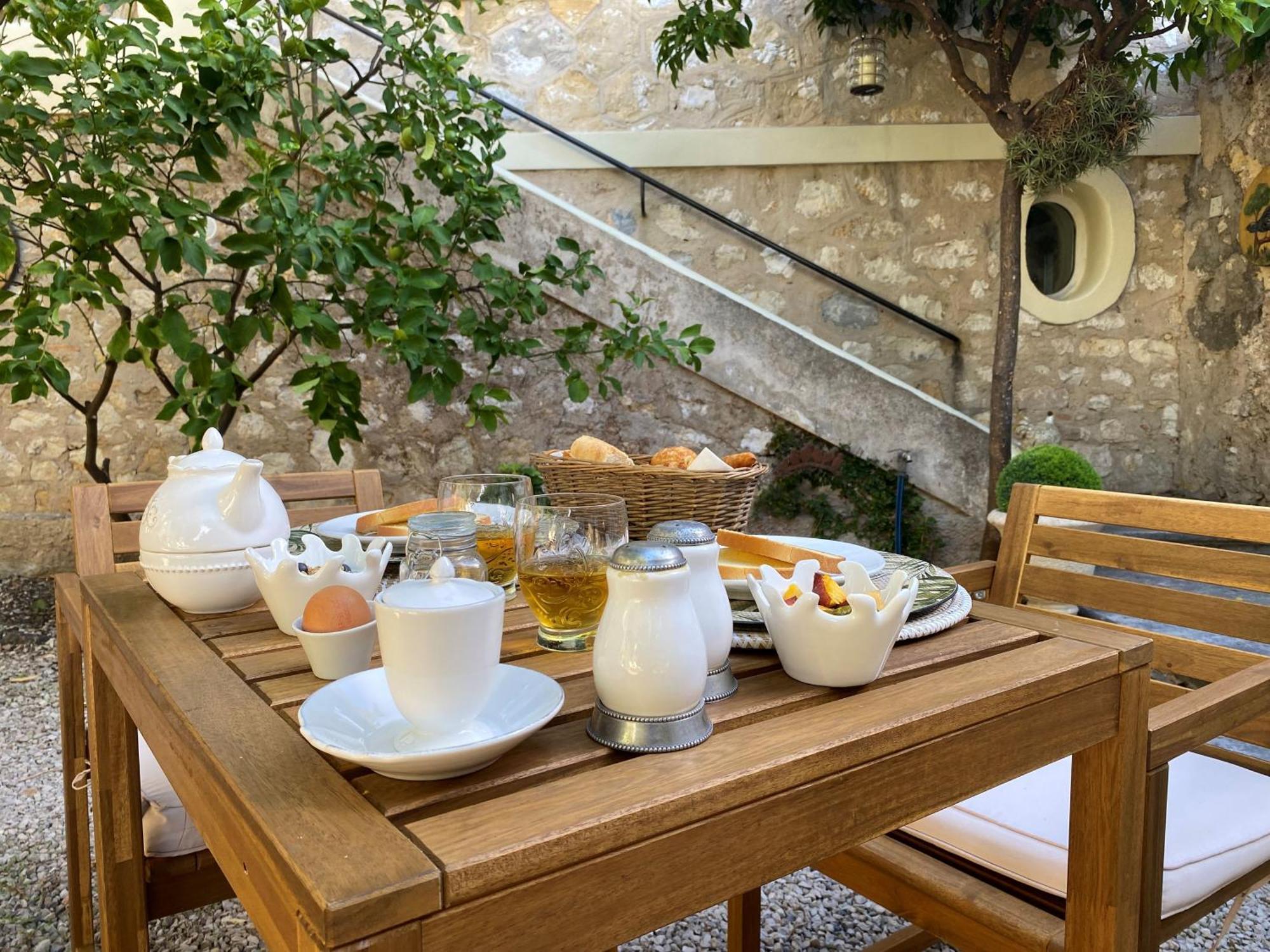 Le Jardin D'Elma Bed & Breakfast Ванс Екстериор снимка